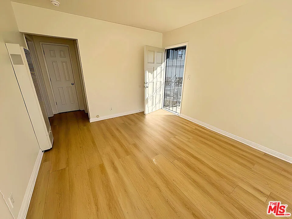 6406 Roble Avenue #10 Los Angeles, CA 90042