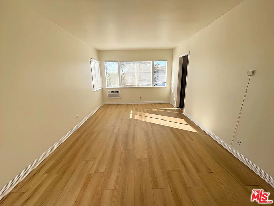 6406 Roble Avenue #10 Los Angeles, CA 90042