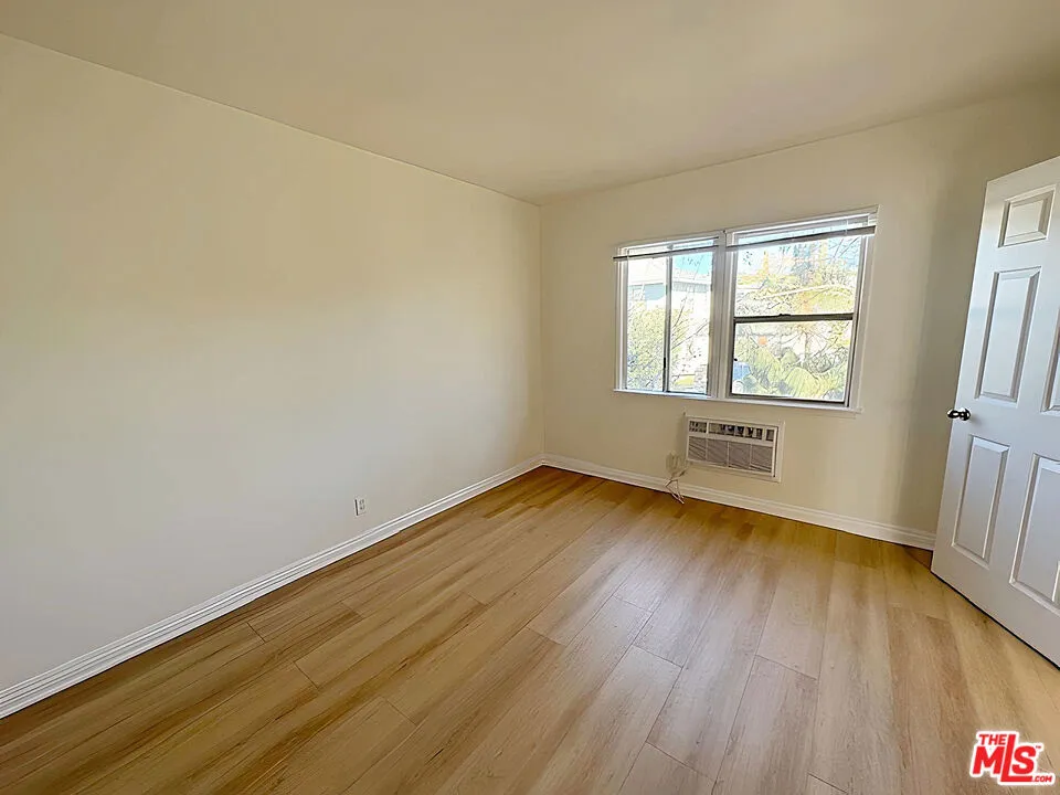 6406 Roble Avenue #10 Los Angeles, CA 90042
