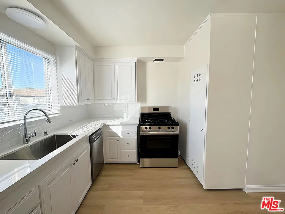 6406 Roble Avenue #10 Los Angeles, CA 90042