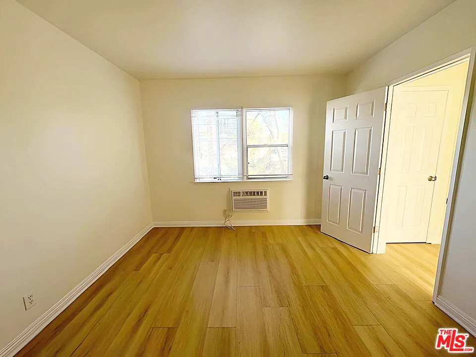 6406 Roble Avenue #10 Los Angeles, CA 90042