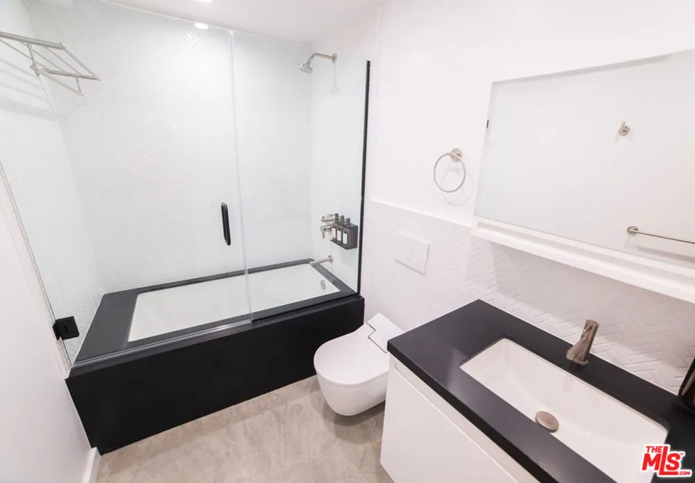 14 Brooks Avenue #9 Los Angeles, CA 90291