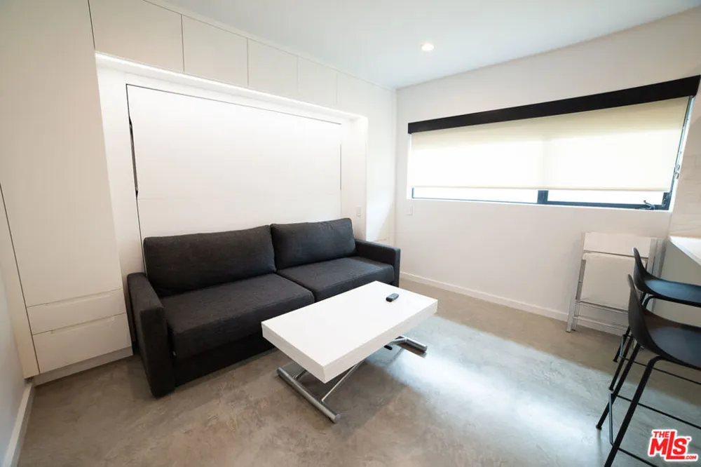 14 Brooks Avenue #9 Los Angeles, CA 90291