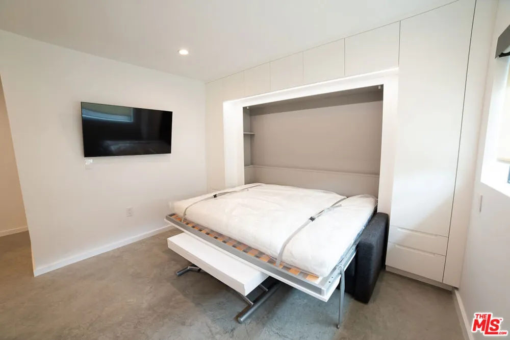 14 Brooks Avenue #9 Los Angeles, CA 90291