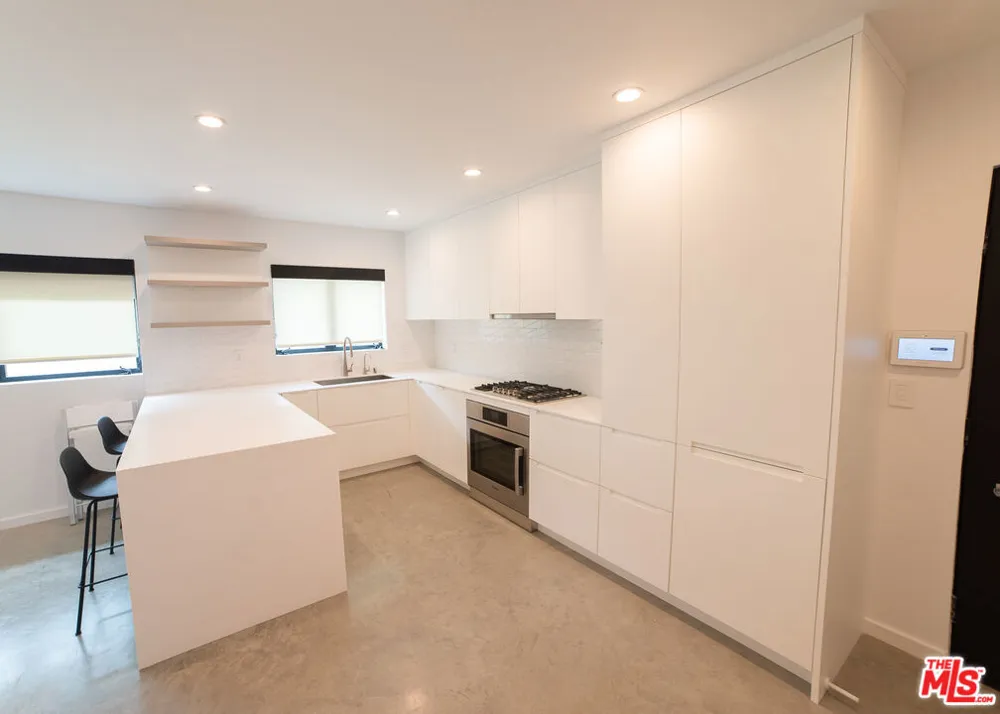 14 Brooks Avenue #9 Los Angeles, CA 90291