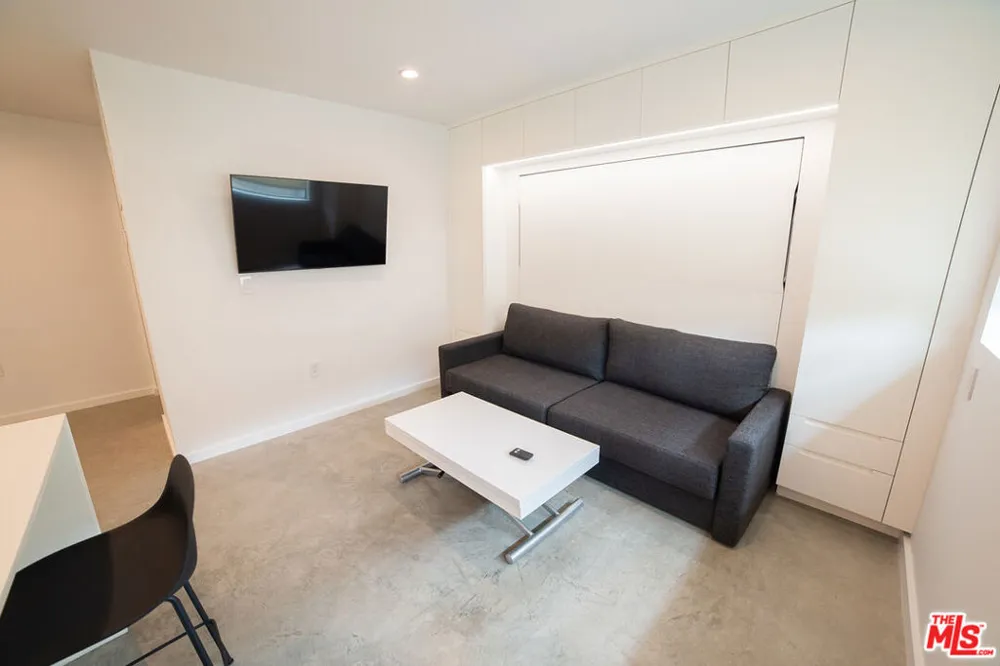14 Brooks Avenue #9 Los Angeles, CA 90291