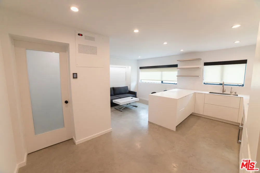 14 Brooks Avenue #9 Los Angeles, CA 90291
