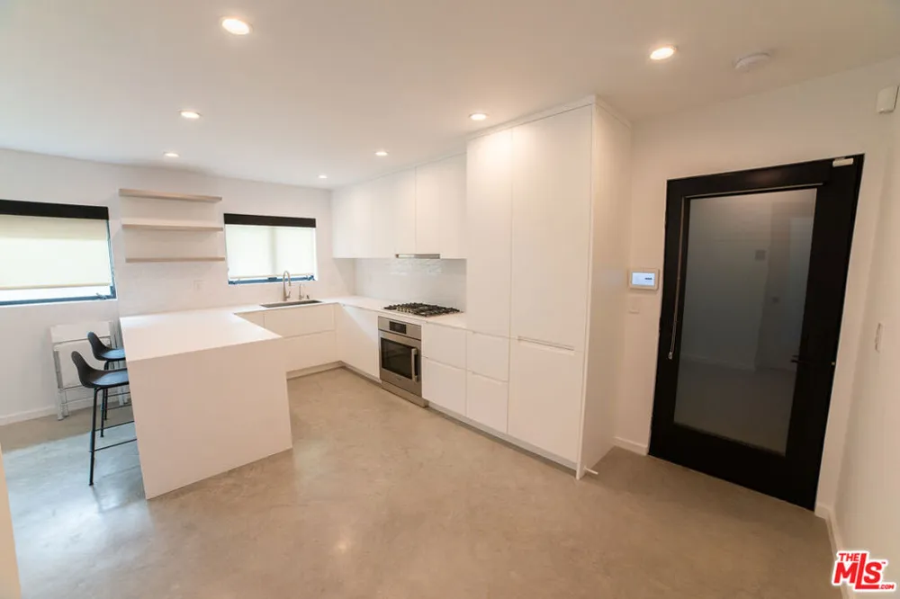 14 Brooks Avenue #9 Los Angeles, CA 90291