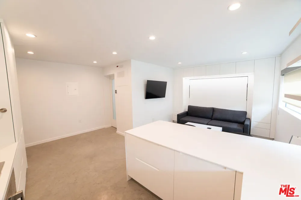 14 Brooks Avenue #9 Los Angeles, CA 90291