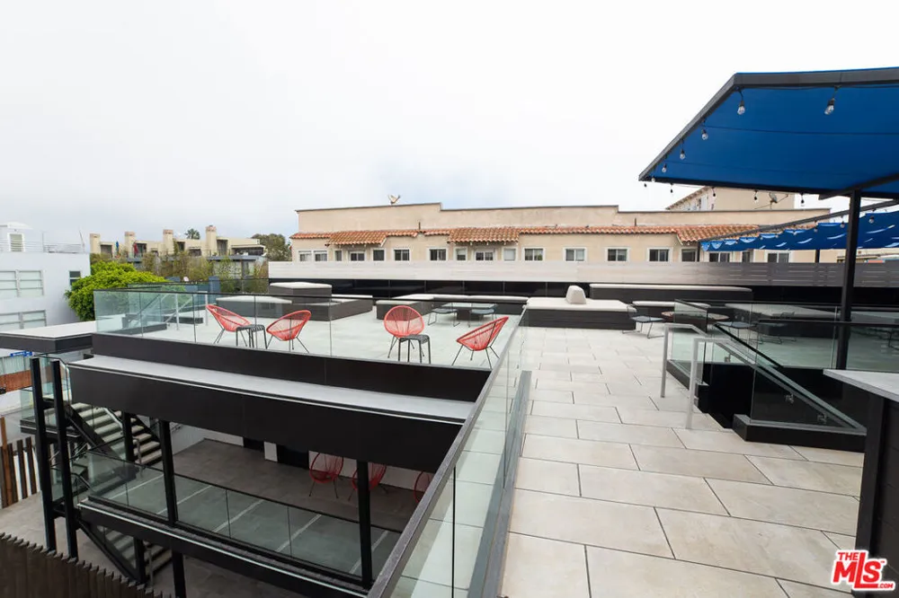 14 Brooks Avenue #9 Los Angeles, CA 90291