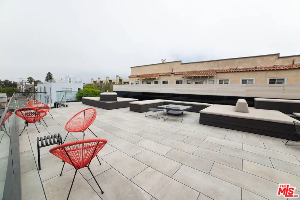 14 Brooks Avenue #9 Los Angeles, CA 90291