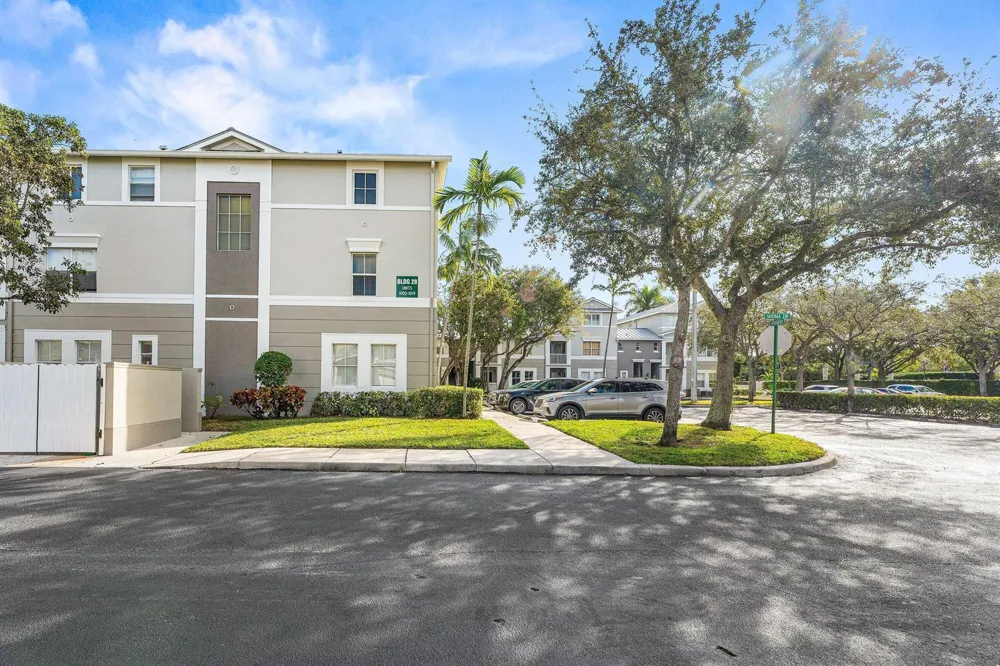 1012 Shoma Drive Royal Palm Beach, FL 33414