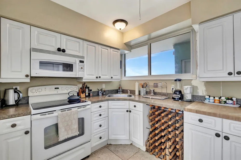 1900 S Ocean Drive #1702 Fort Lauderdale, FL 33316
