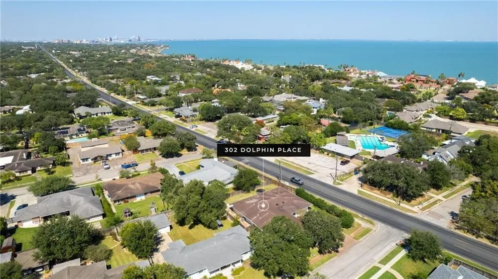 302 Dolphin Place Corpus Christi, TX 78411