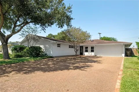 302 Dolphin Place