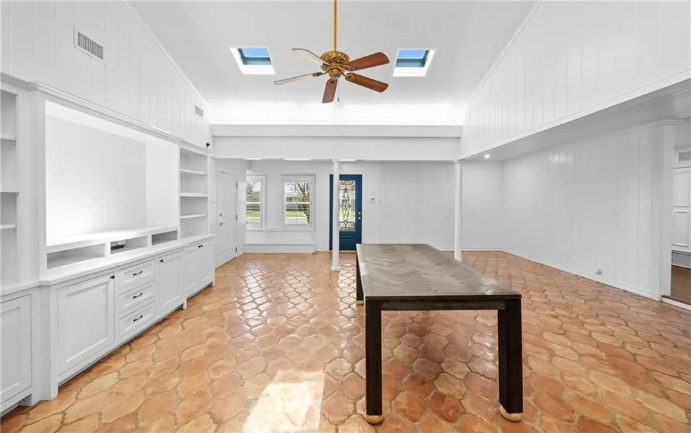 302 Dolphin Place Corpus Christi, TX 78411