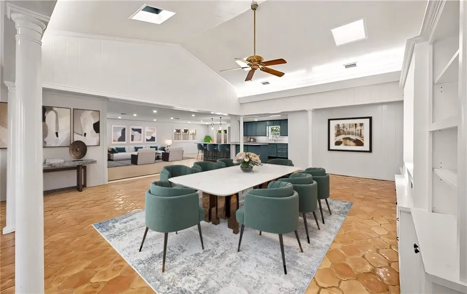 302 Dolphin Place Corpus Christi, TX 78411