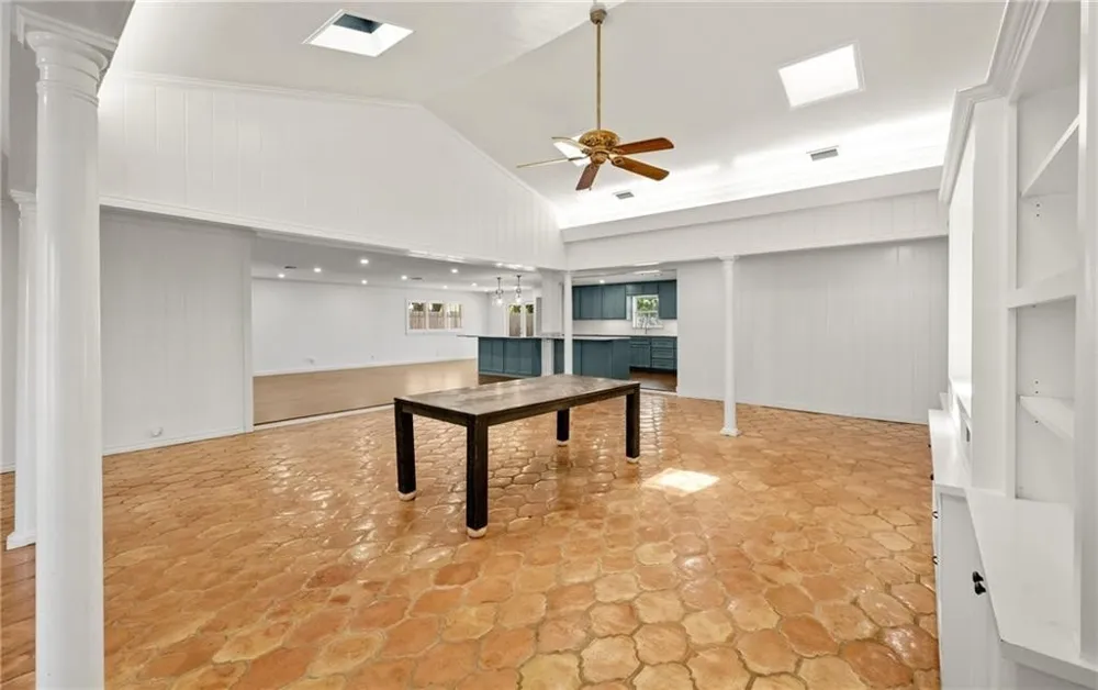 302 Dolphin Place Corpus Christi, TX 78411