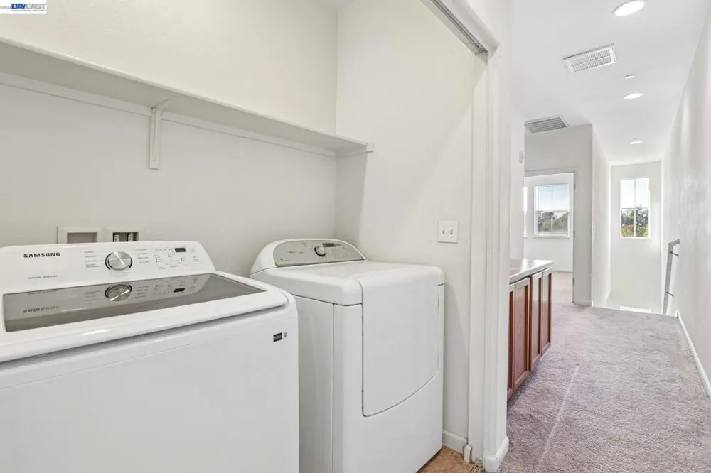 131 Burbank St Hayward, CA 94541