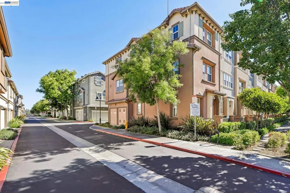 131 Burbank St Hayward, CA 94541