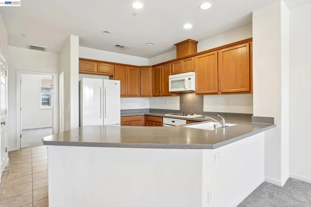 131 Burbank St Hayward, CA 94541