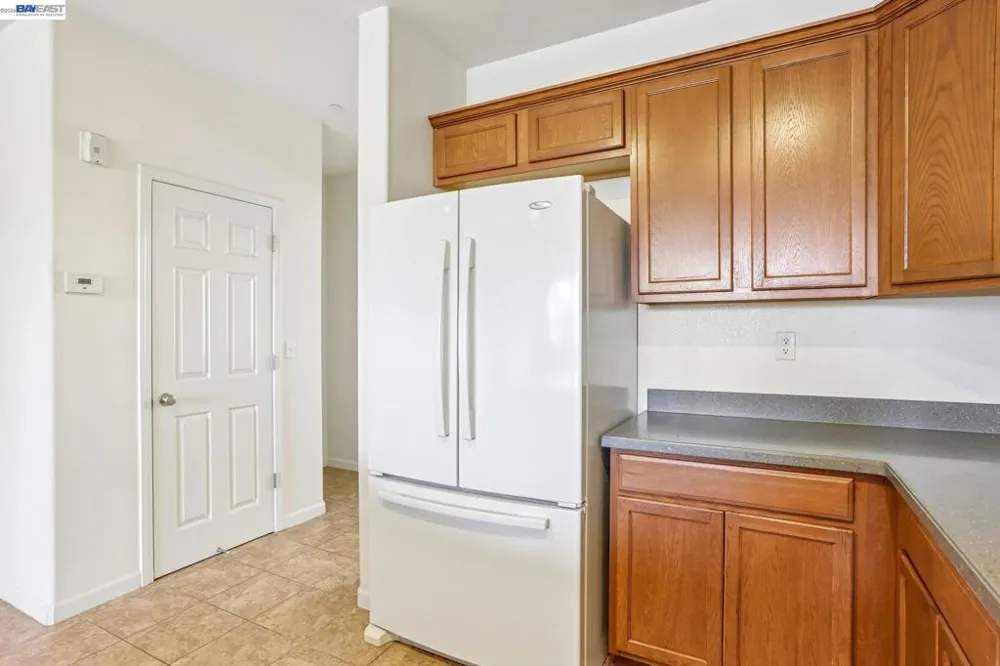 131 Burbank St Hayward, CA 94541