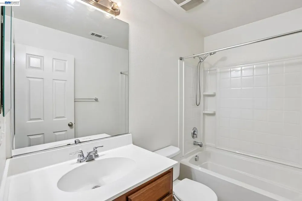 131 Burbank St Hayward, CA 94541