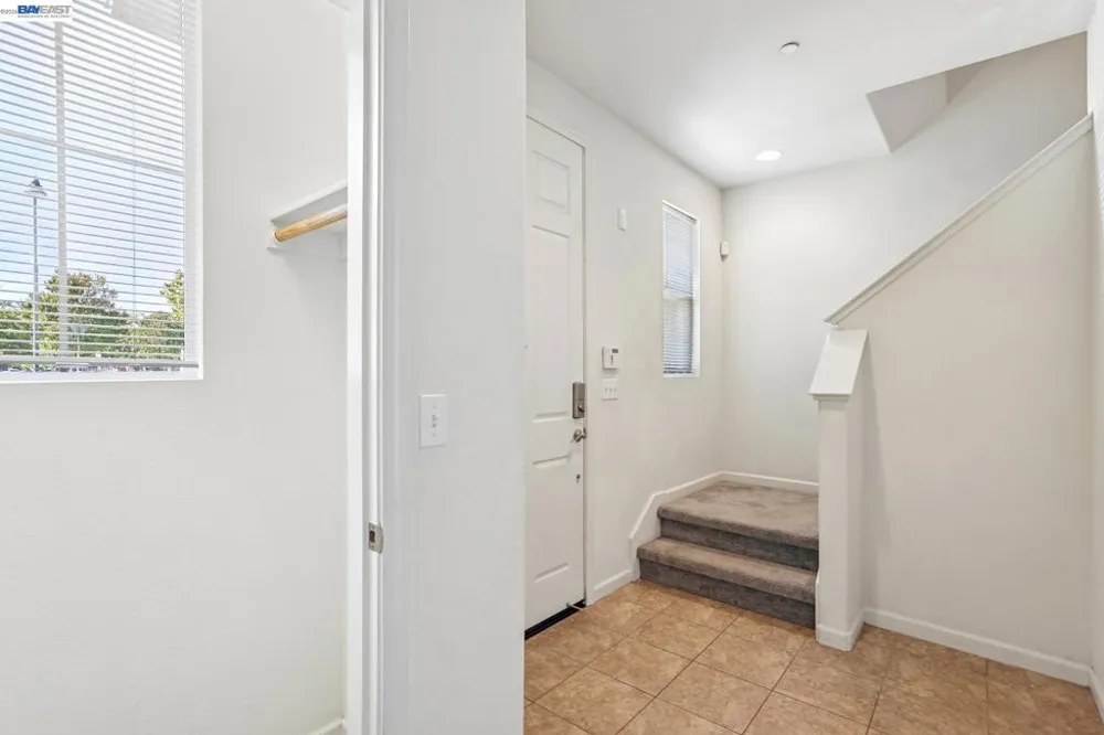 131 Burbank St Hayward, CA 94541
