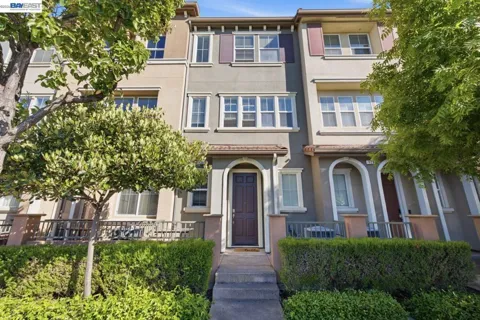 131 Burbank St