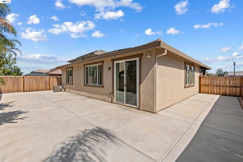 1018 Shearwater Rd. Lathrop, CA 95330