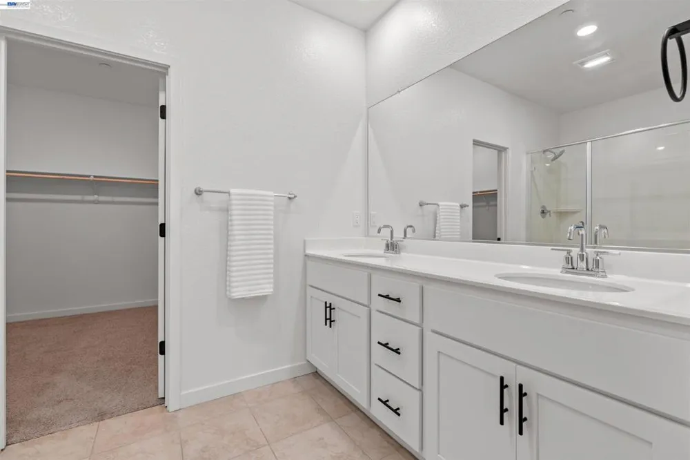 1018 Shearwater Rd. Lathrop, CA 95330