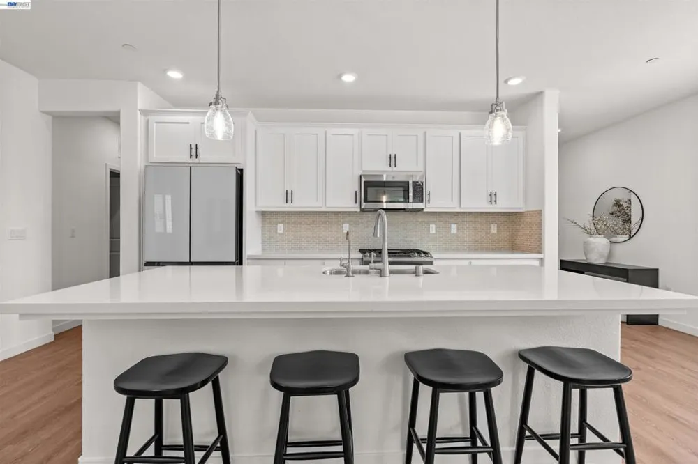 1018 Shearwater Rd. Lathrop, CA 95330