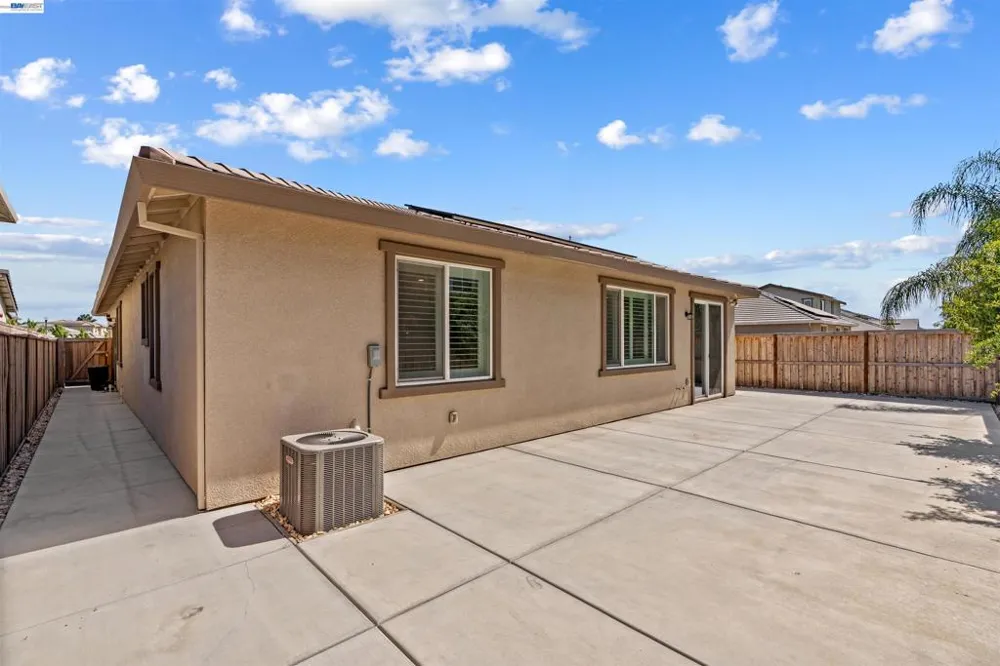 1018 Shearwater Rd. Lathrop, CA 95330