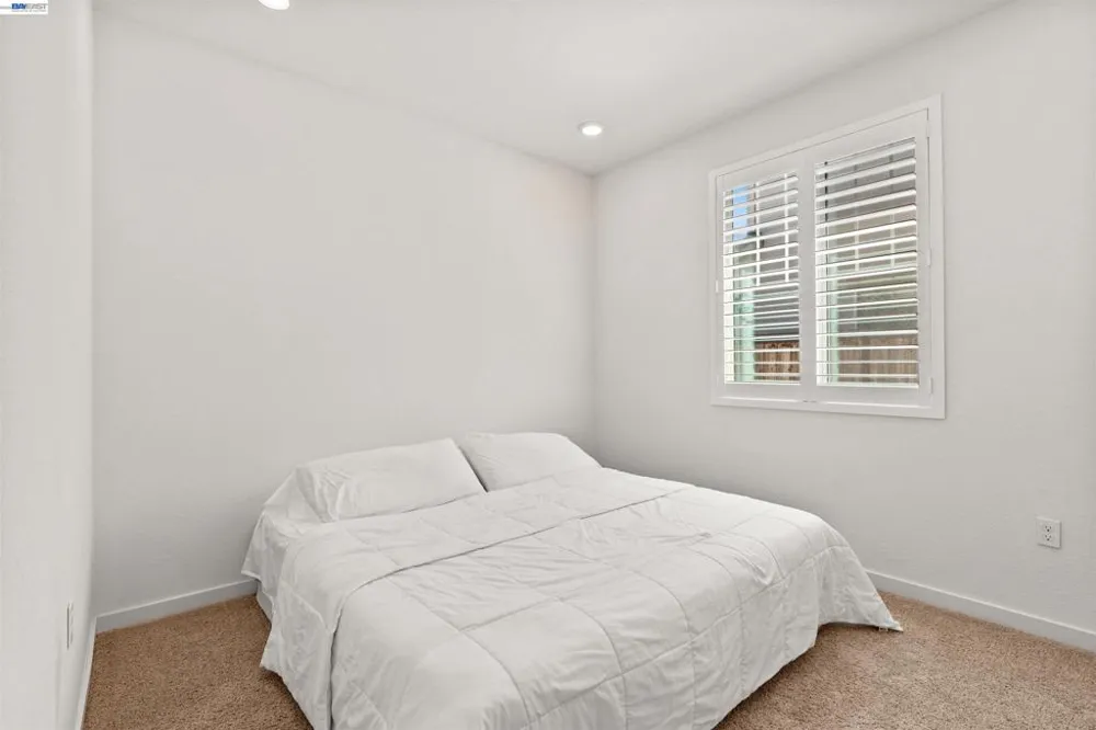 1018 Shearwater Rd. Lathrop, CA 95330