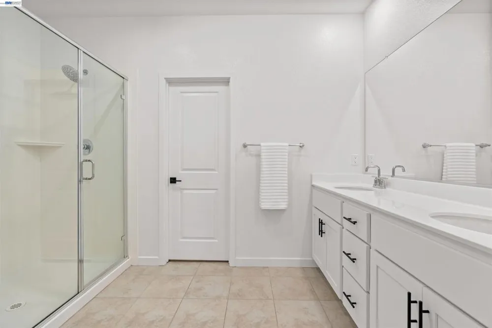 1018 Shearwater Rd. Lathrop, CA 95330