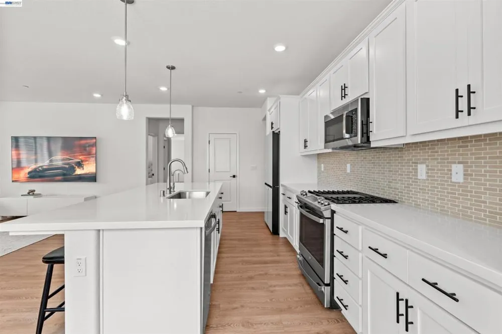 1018 Shearwater Rd. Lathrop, CA 95330