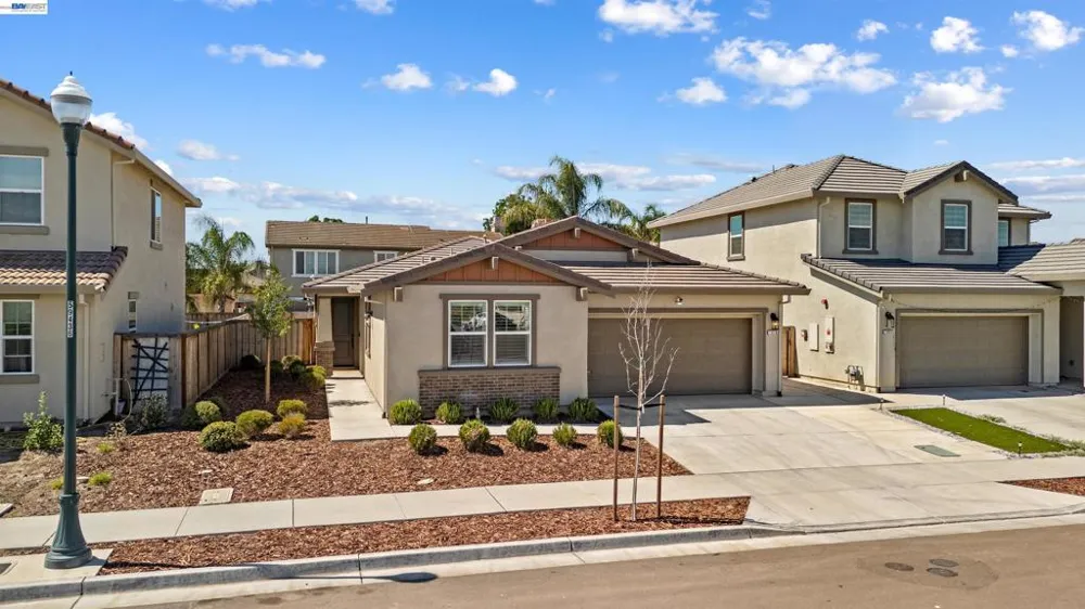 1018 Shearwater Rd. Lathrop, CA 95330