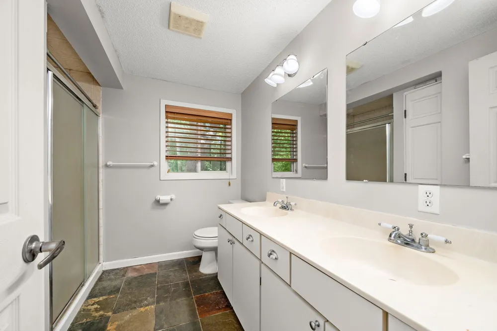5200 Greenwood Circle Excelsior, MN 55331