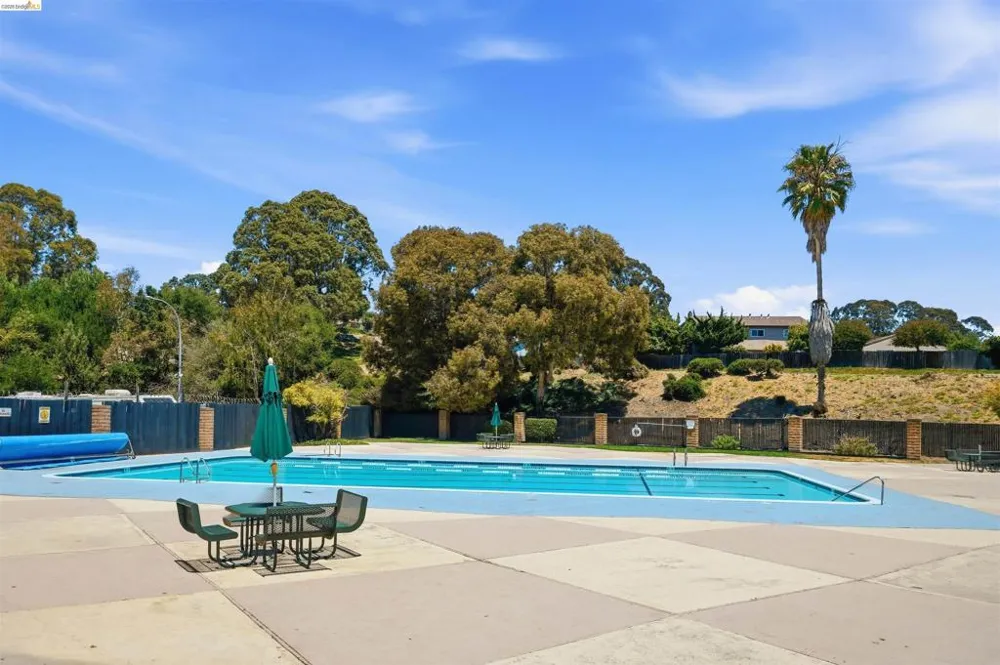 1072 View Dr Richmond, CA 94803