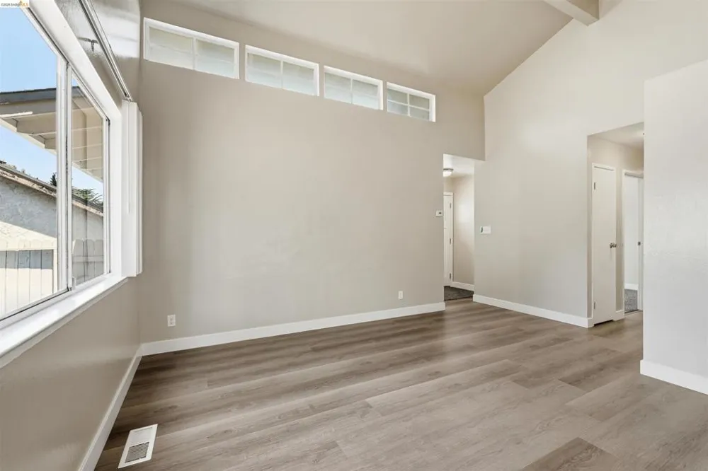 1072 View Dr Richmond, CA 94803