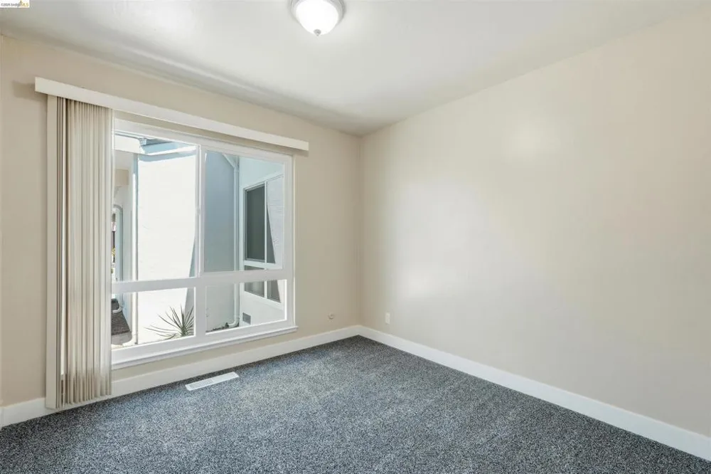 1072 View Dr Richmond, CA 94803