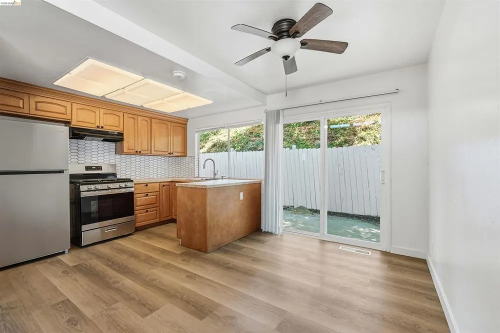 1072 View Dr Richmond, CA 94803