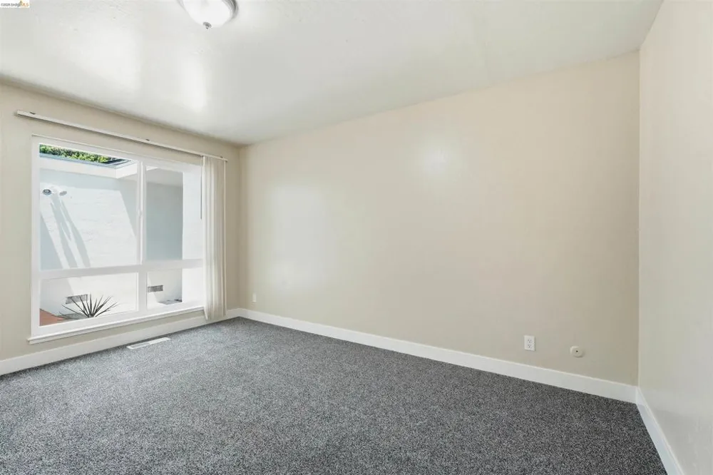 1072 View Dr Richmond, CA 94803
