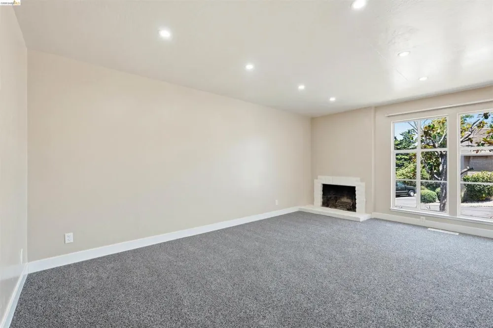 1072 View Dr Richmond, CA 94803