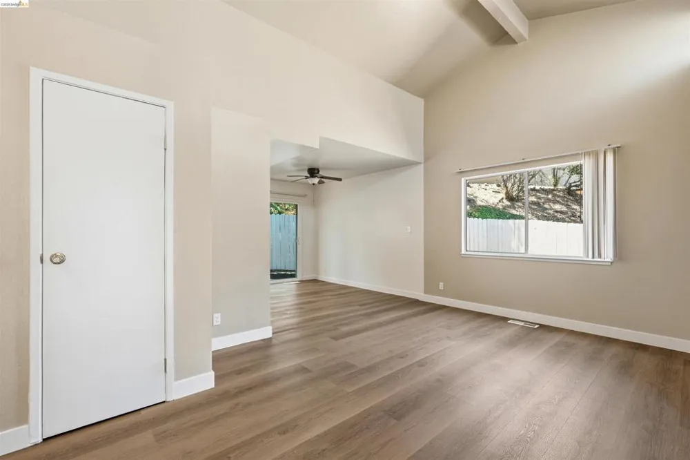 1072 View Dr Richmond, CA 94803