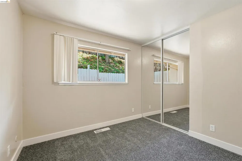 1072 View Dr Richmond, CA 94803