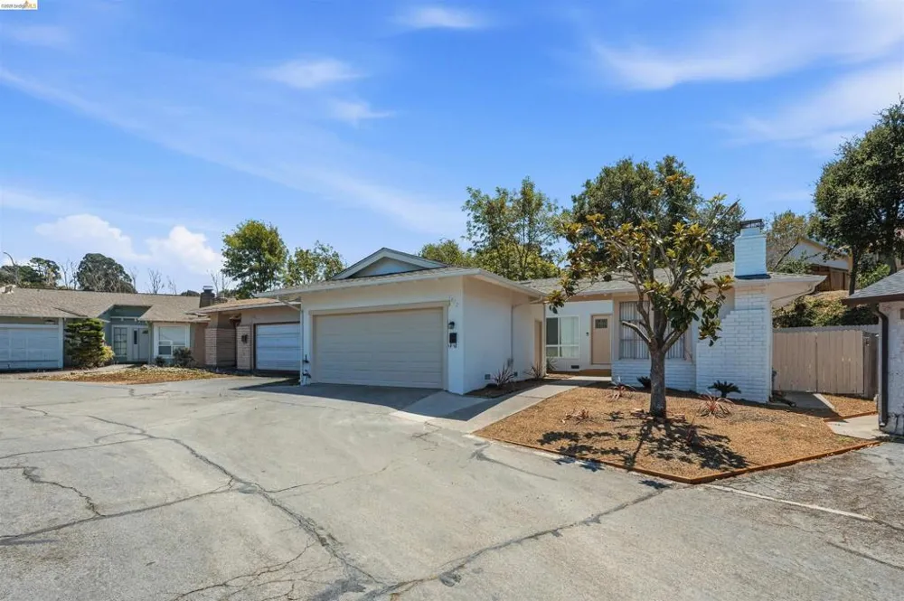 1072 View Dr Richmond, CA 94803