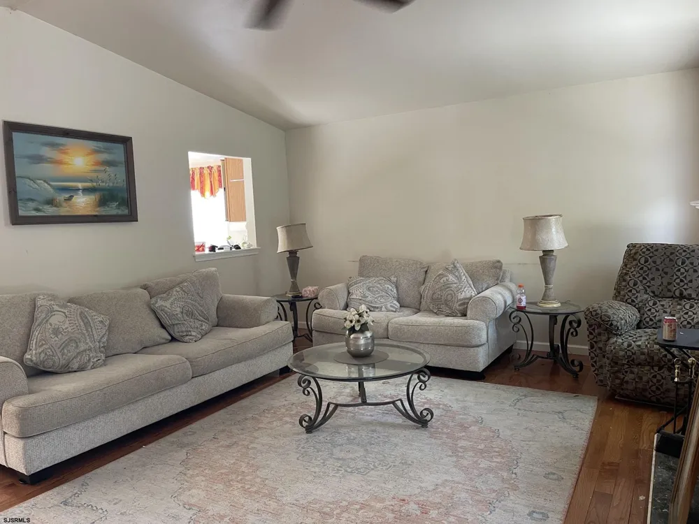 6191 Robin Dr Mays Landing, NJ 08330