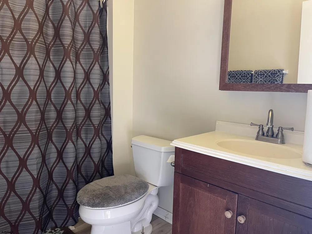 6191 Robin Dr Mays Landing, NJ 08330