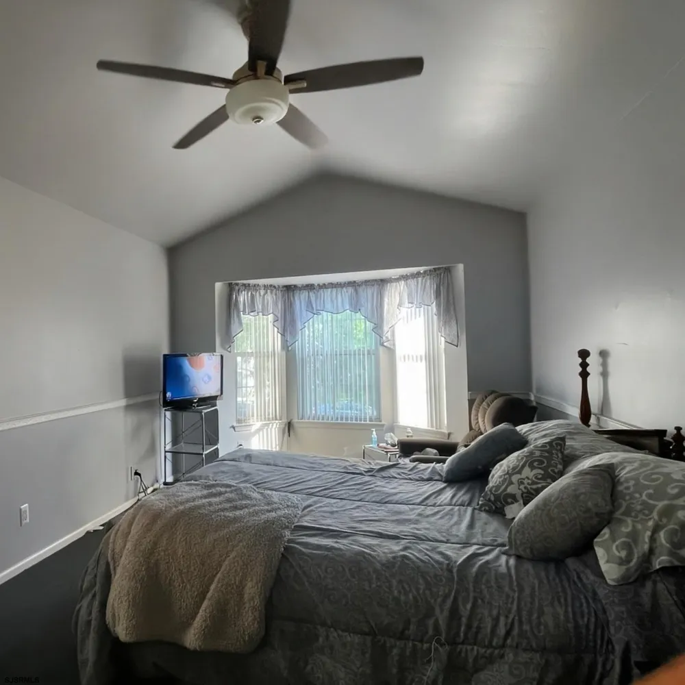6191 Robin Dr Mays Landing, NJ 08330